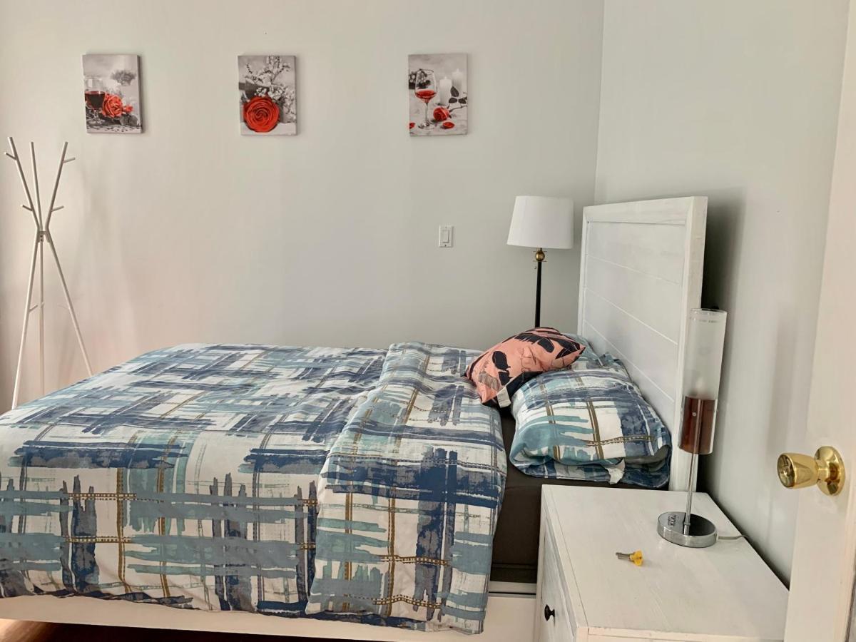 One Bedroom Queen Bed Sharing Washroom In Tiger Sweet House License## Richmond Buitenkant foto